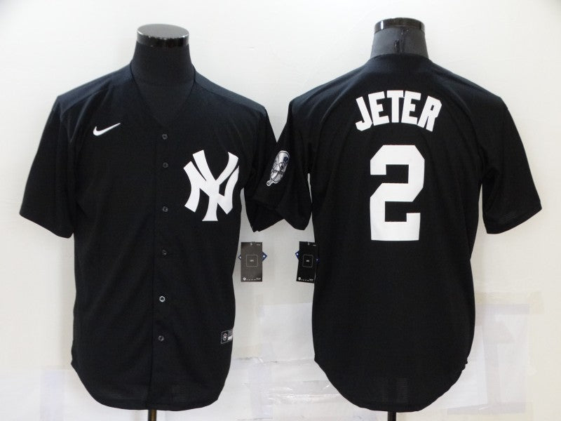 Men's New York Yankees Derek Jeter #2 Black Replica Baseball Jersey1